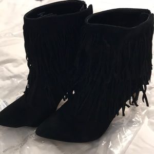Steve Madden flapper black suede bootie